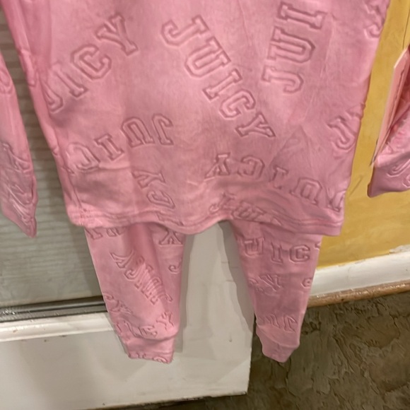 Juicy Couture BNWT Pajamas Super Soft 2 Pieces - Picture 3 of 7